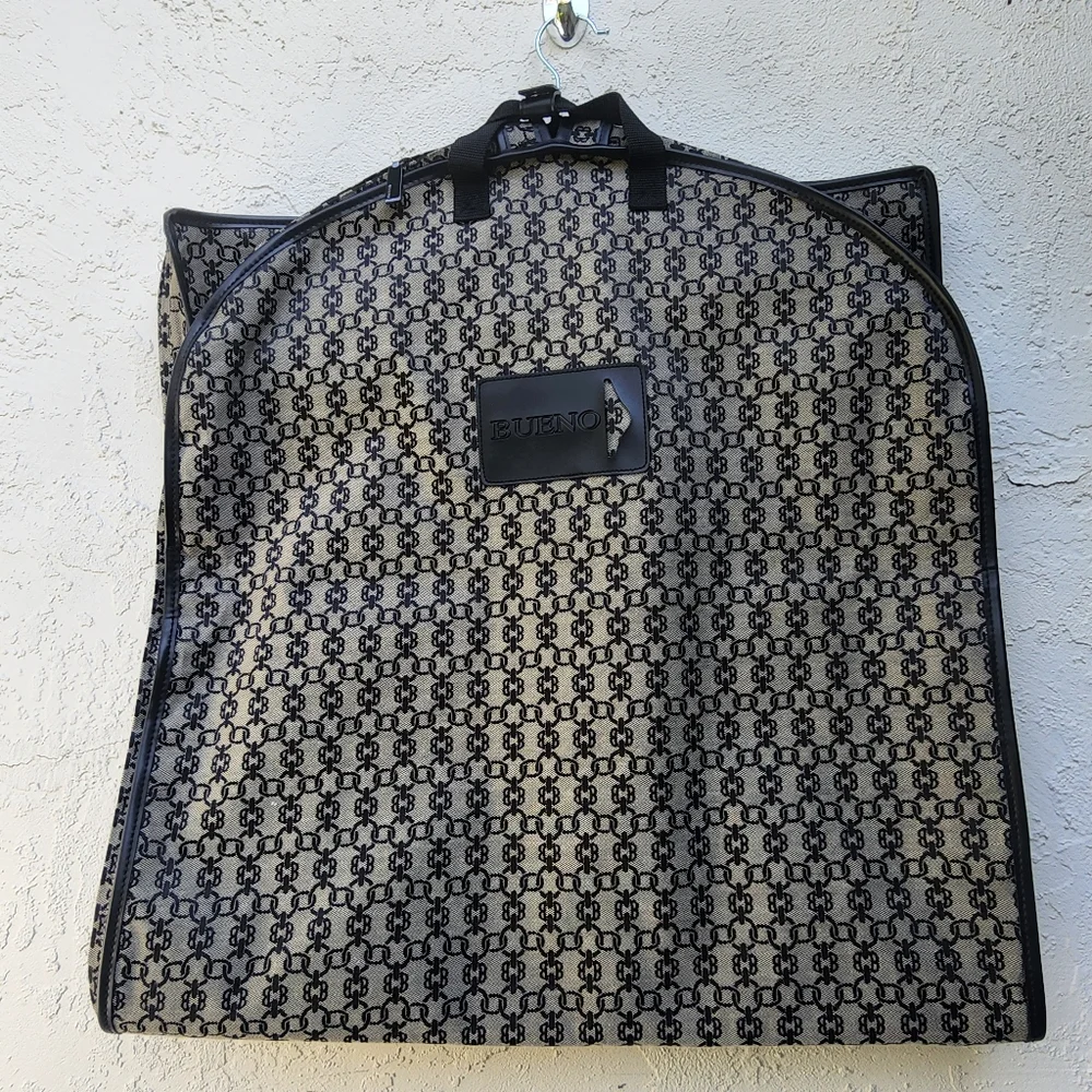 Bueno monogram garment